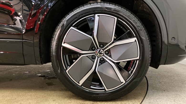 Volkswagen Touareg 3.0 V6 TDI 4Motion 286 Black Edition 5dr Tip Auto Diesel Estate